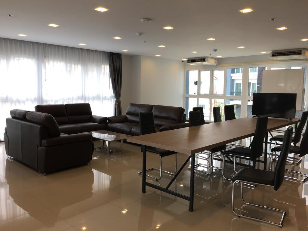 Pool View Room The Prio チエンマイ エクステリア 写真